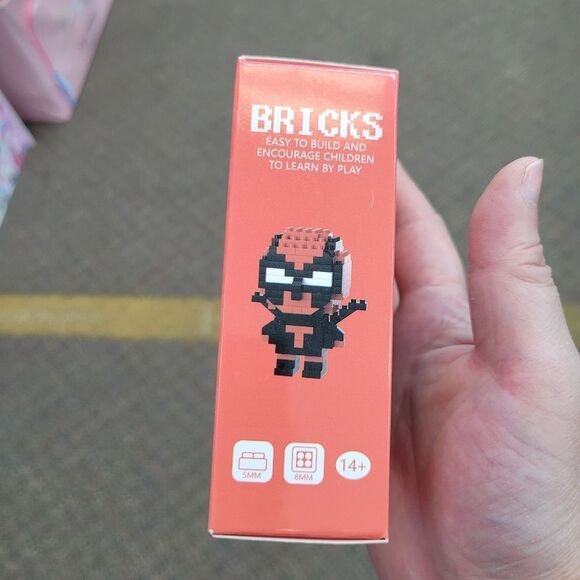 Brand New Deadpool Bricks Lego Figure - Picture 2 of 4